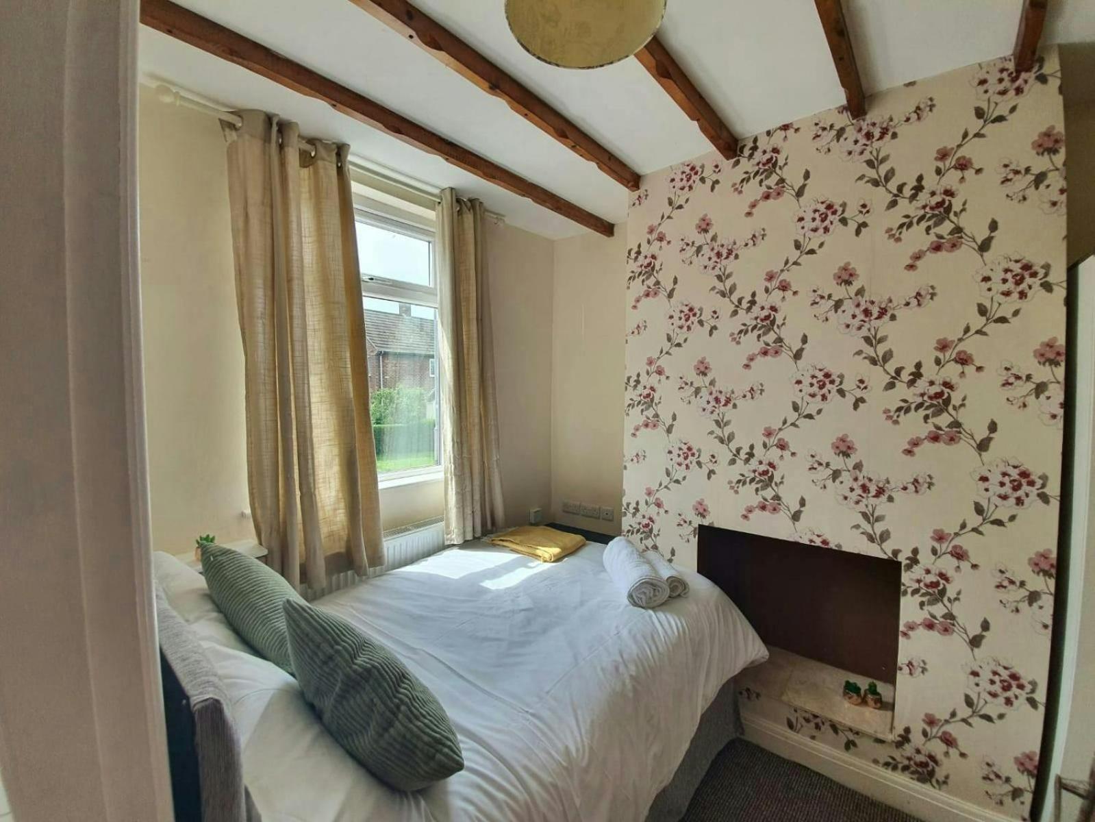 Beautiful House In Stoke Holiday home